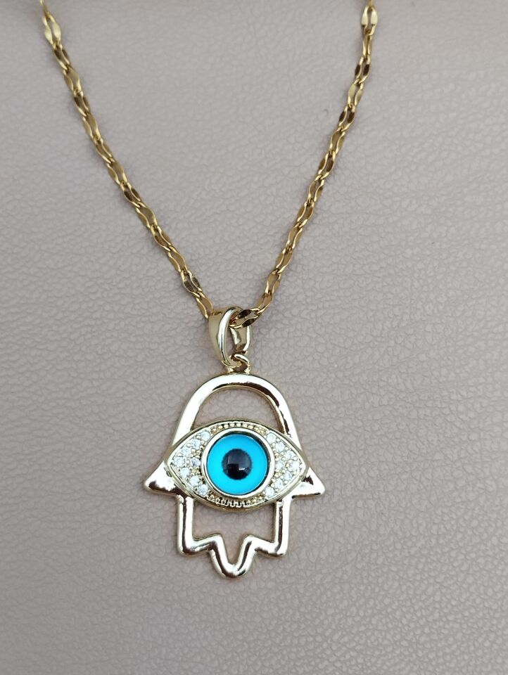 Cyan eye
