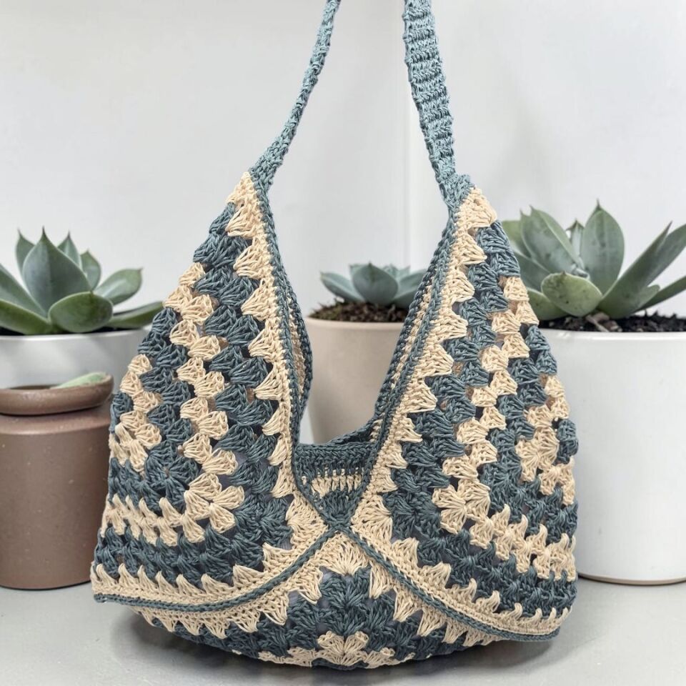 Çizgili Kilim Desenli Çanta